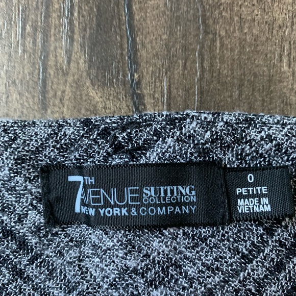 Grey stripped pattern pants - Picture 3 of 4